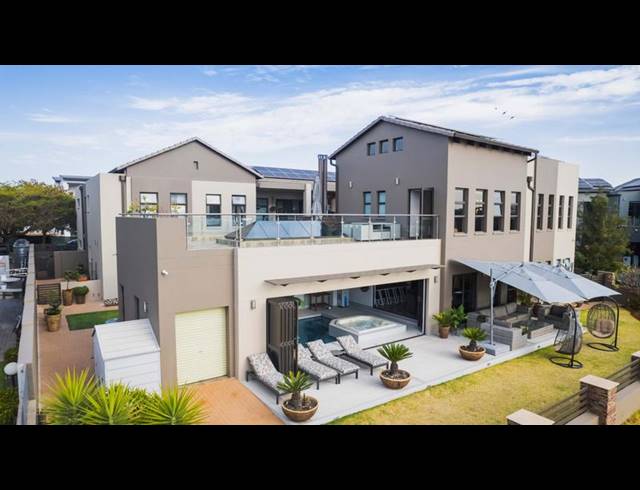11 BEDROOM HOUSE FOR SALE IN COPPERLEAF ESTATE